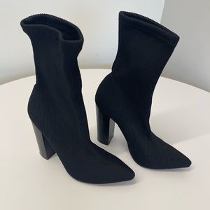 Steve Madden, Black Knit Booties, Size:7
